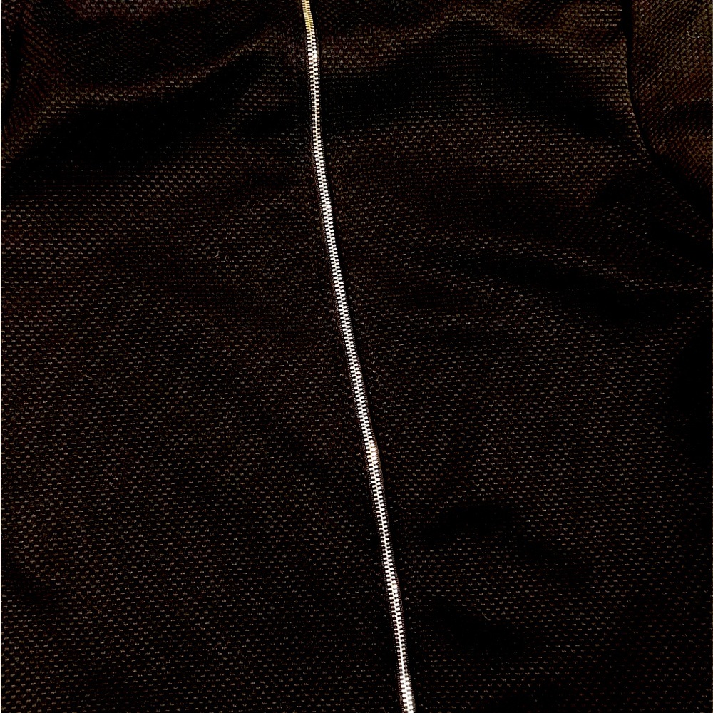 *** NEW…. “H&M Top” - Picture 2 of 3